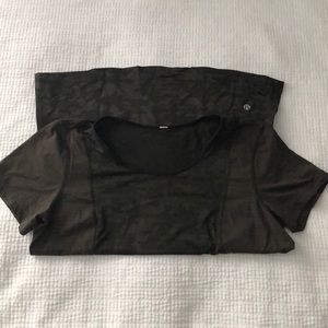 Lululemon Athletica Green Camo Short Sleeve Shirt